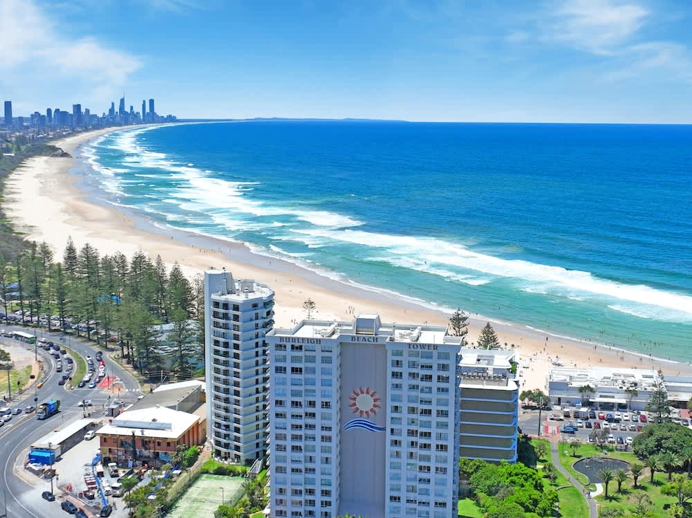 Burleigh Beach - Steps away from the Sand 1