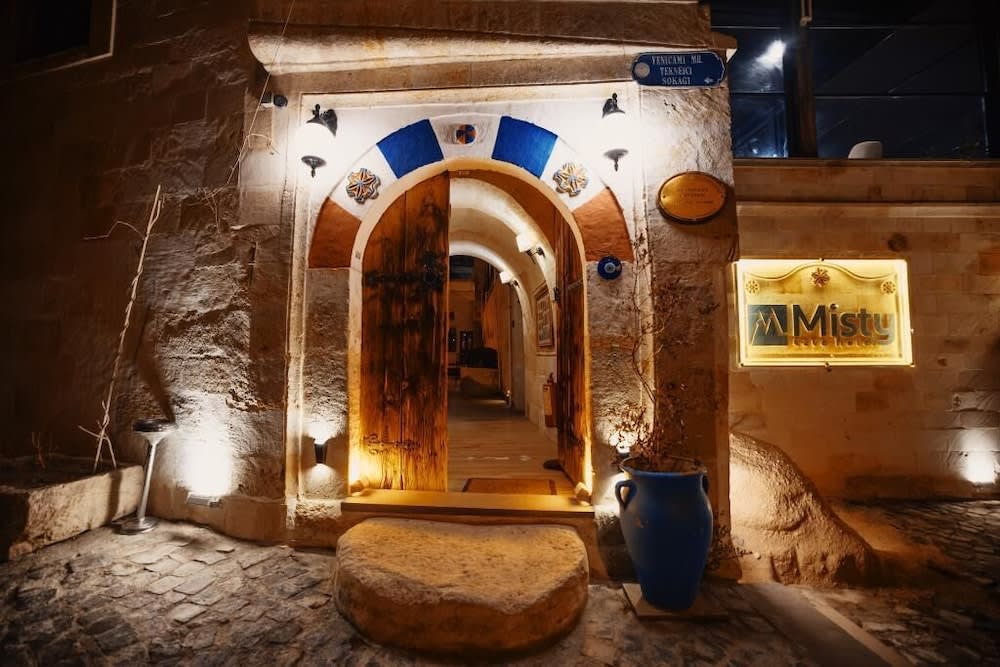 Misty Cave Hotel 2
