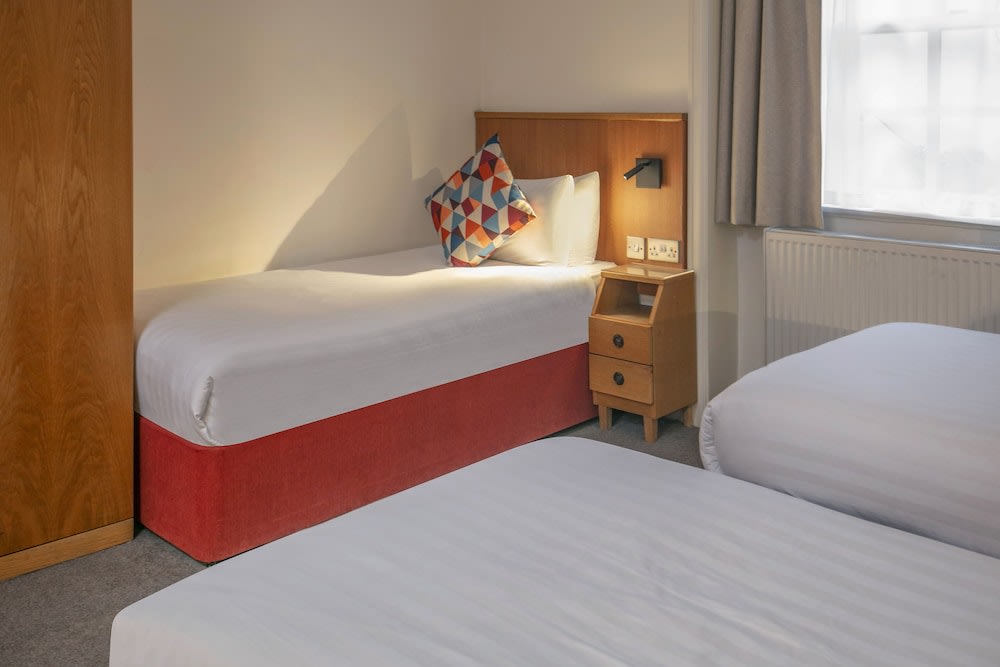 Queensway Hotel, Sure Hotel Collection by Best Western 4