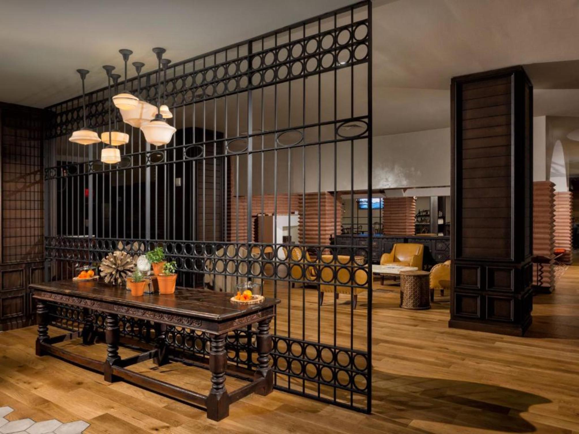 Hotel Valencia Riverwalk 4