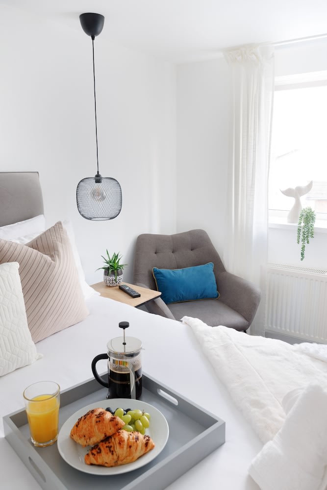 Central Plymouth 2Bed Apartment-Sleeps 4 2