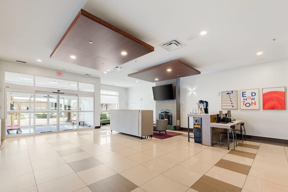 Holiday Inn Express Hotel & Suites Edmonton South by IHG 2