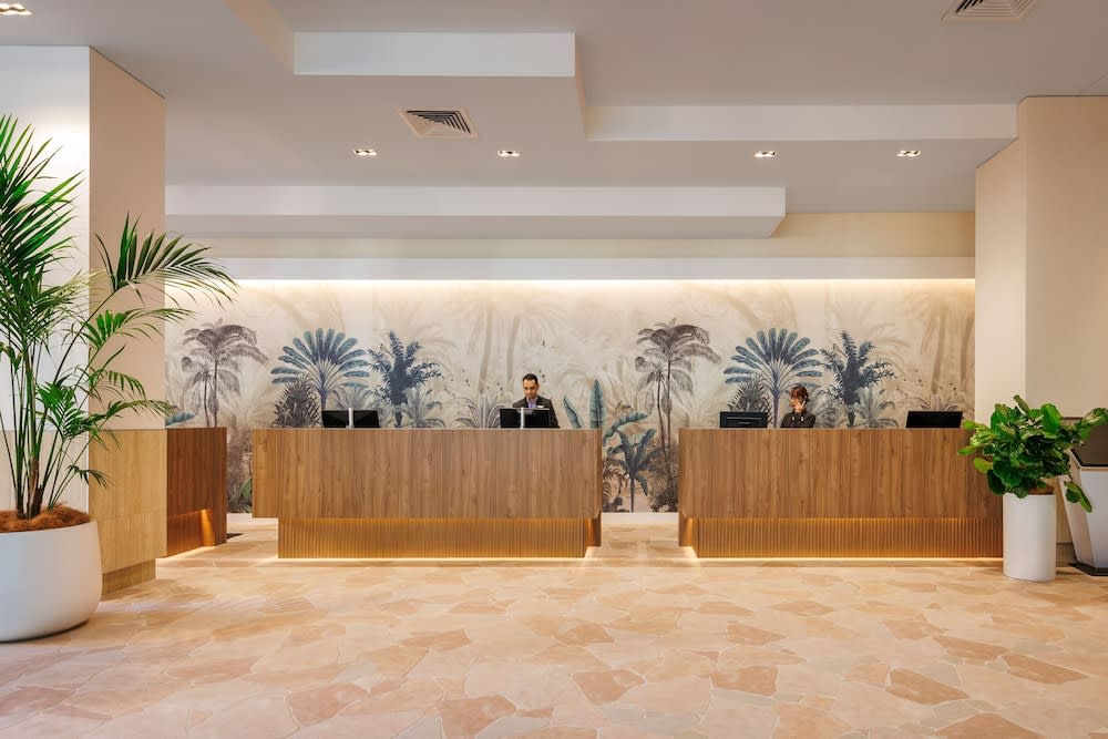 Amora Hotel Brisbane 2