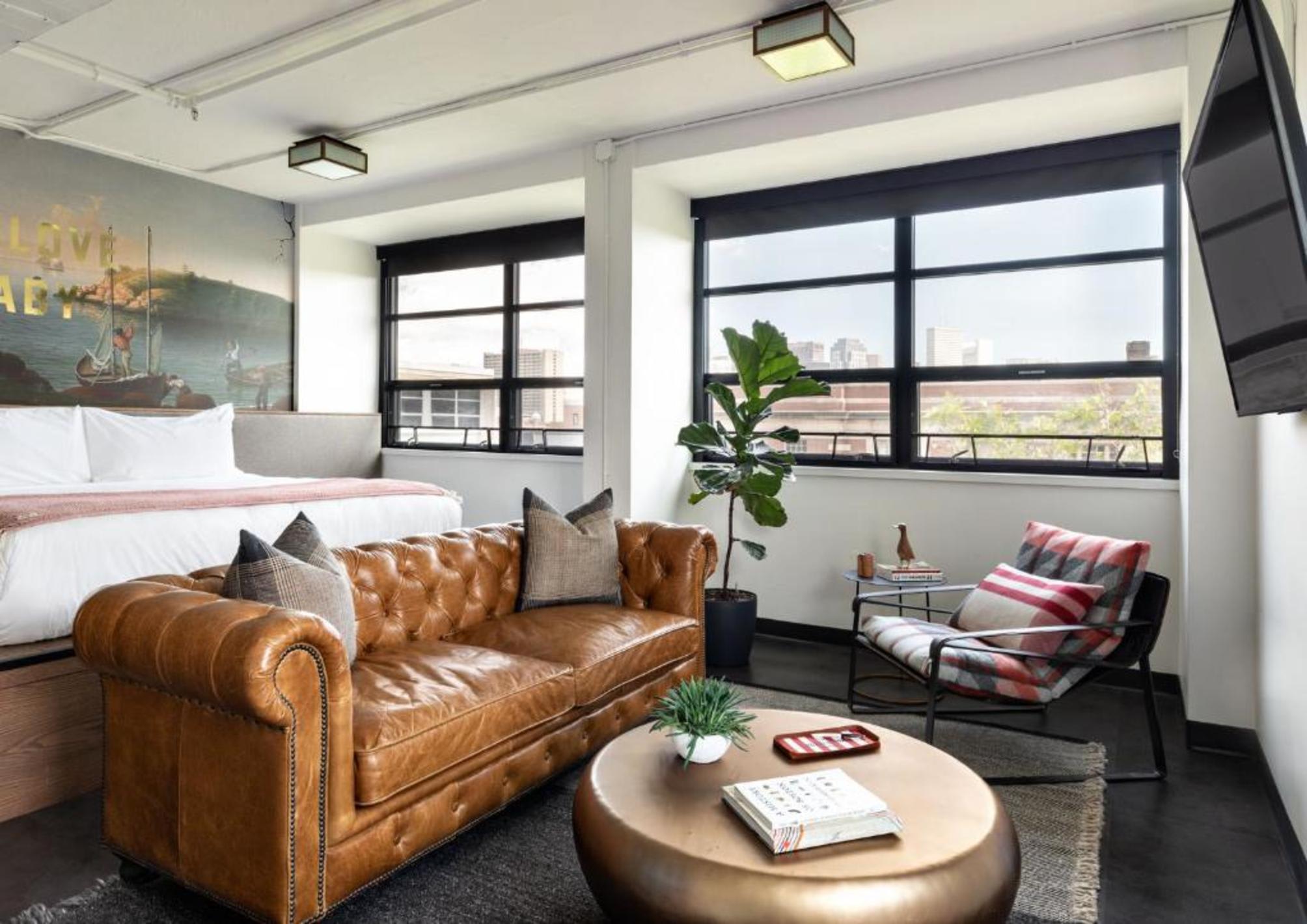 The Revolution Hotel 4