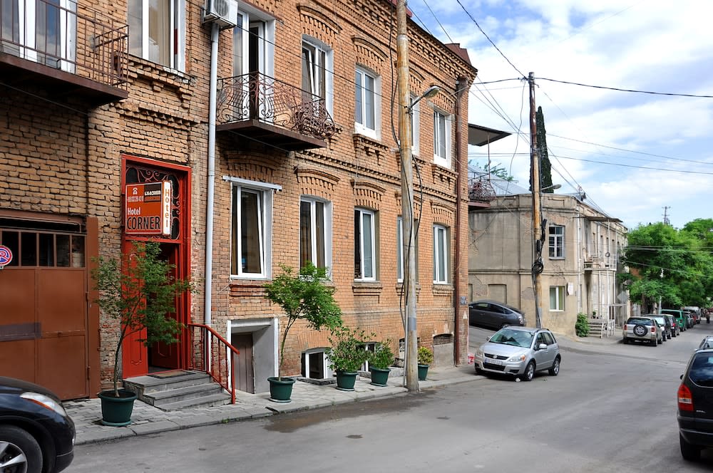 Hotel Corner 1