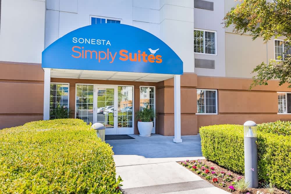 Sonesta Simply Suites Denver West Federal Center 1