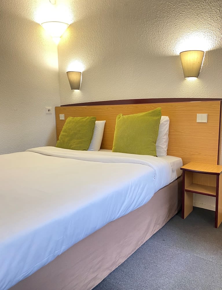 Kyriad Le Blanc-Mesnil 2