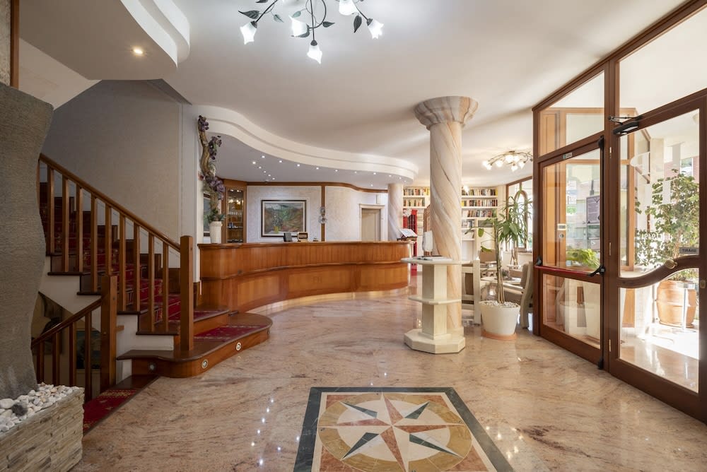 Lola Piccolo Hotel 2