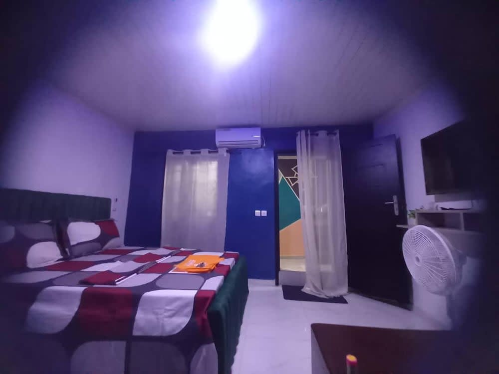 Apartment-Sleeps2-Parking-PetFriendly 2