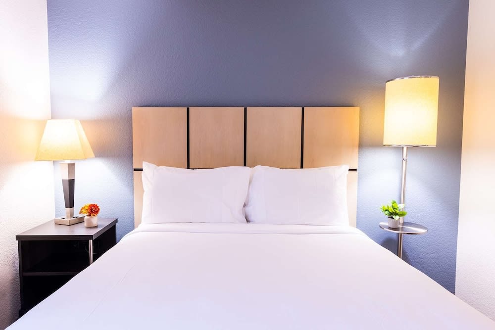 Sonesta Simply Suites Stafford 2