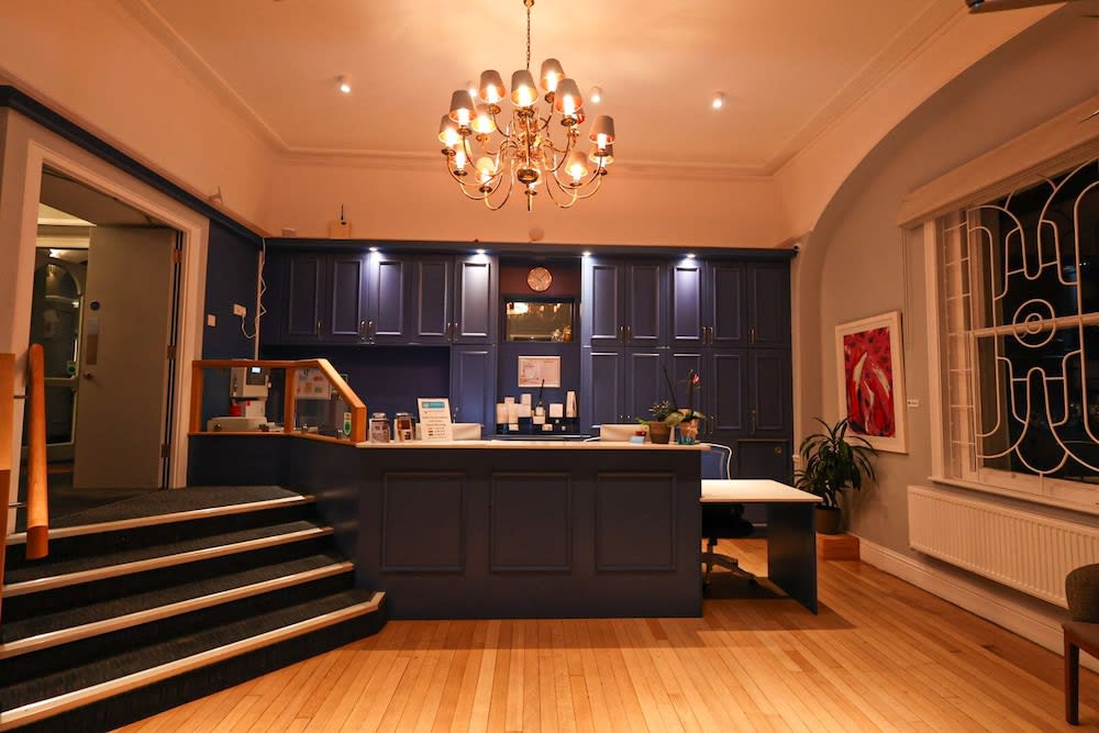 Manor Hotel 2