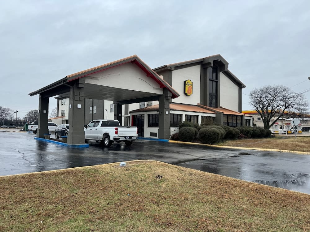 Super 8 by Wyndham Blytheville 1