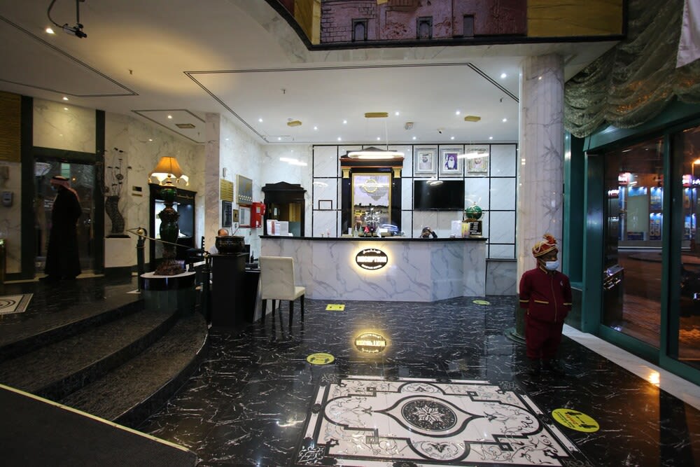 Knight Armour Hotel 5