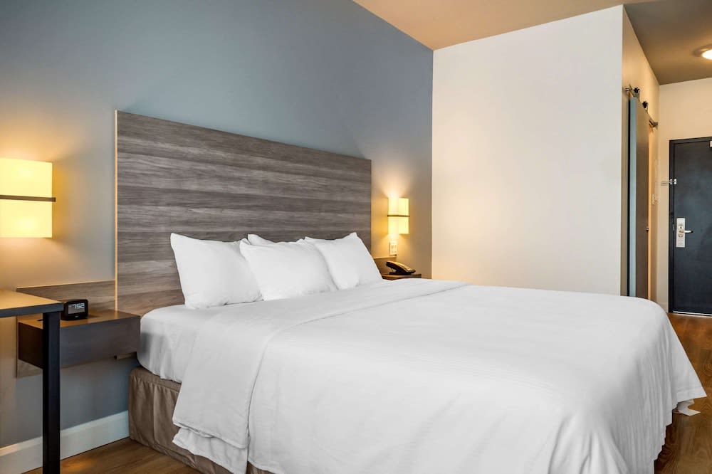Rodeway Inn 1