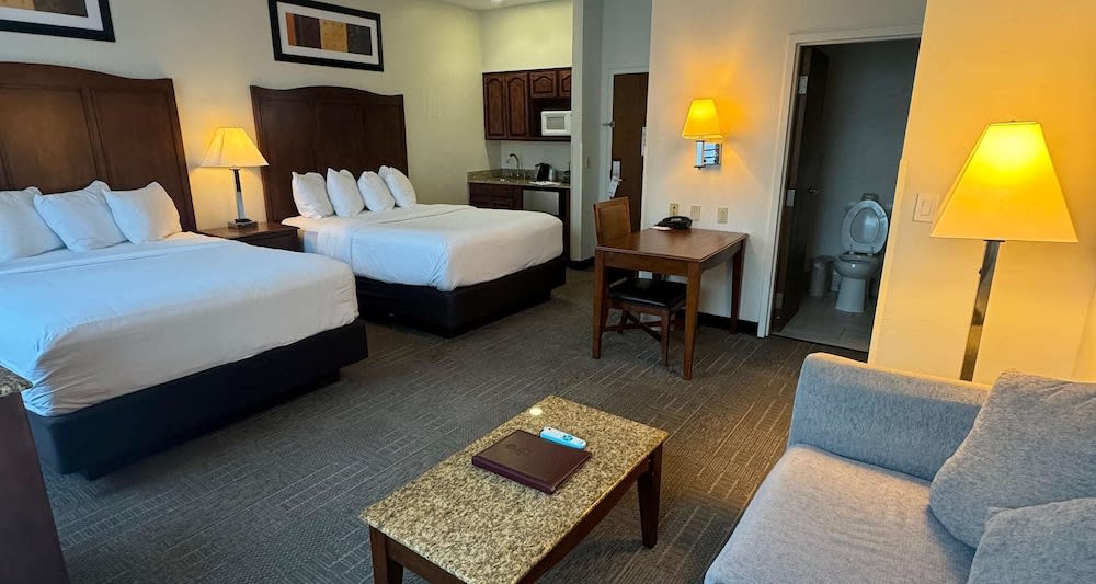Best Western PLUS Hannaford Inn & Suites 1