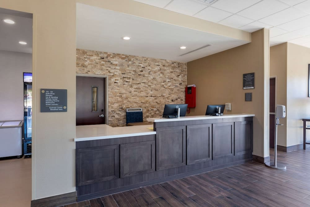 Comfort Inn & Suites Balch Springs - SE Dallas 2