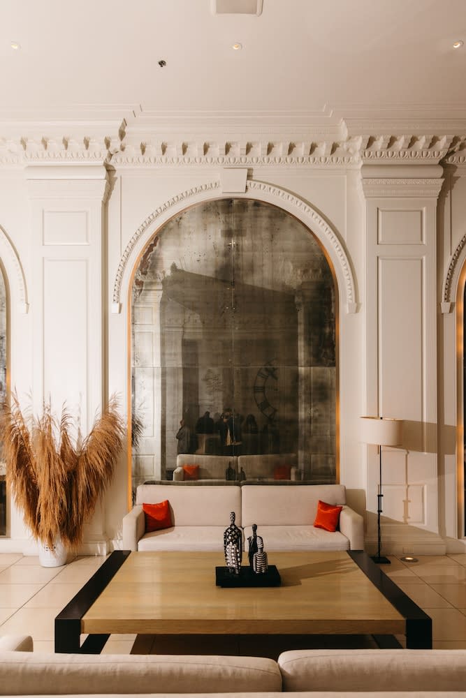 The Chicago Hotel Collection Ambassador Gold Coast 3