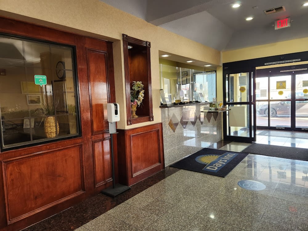 Studio 6 Suites Pasadena, TX 2