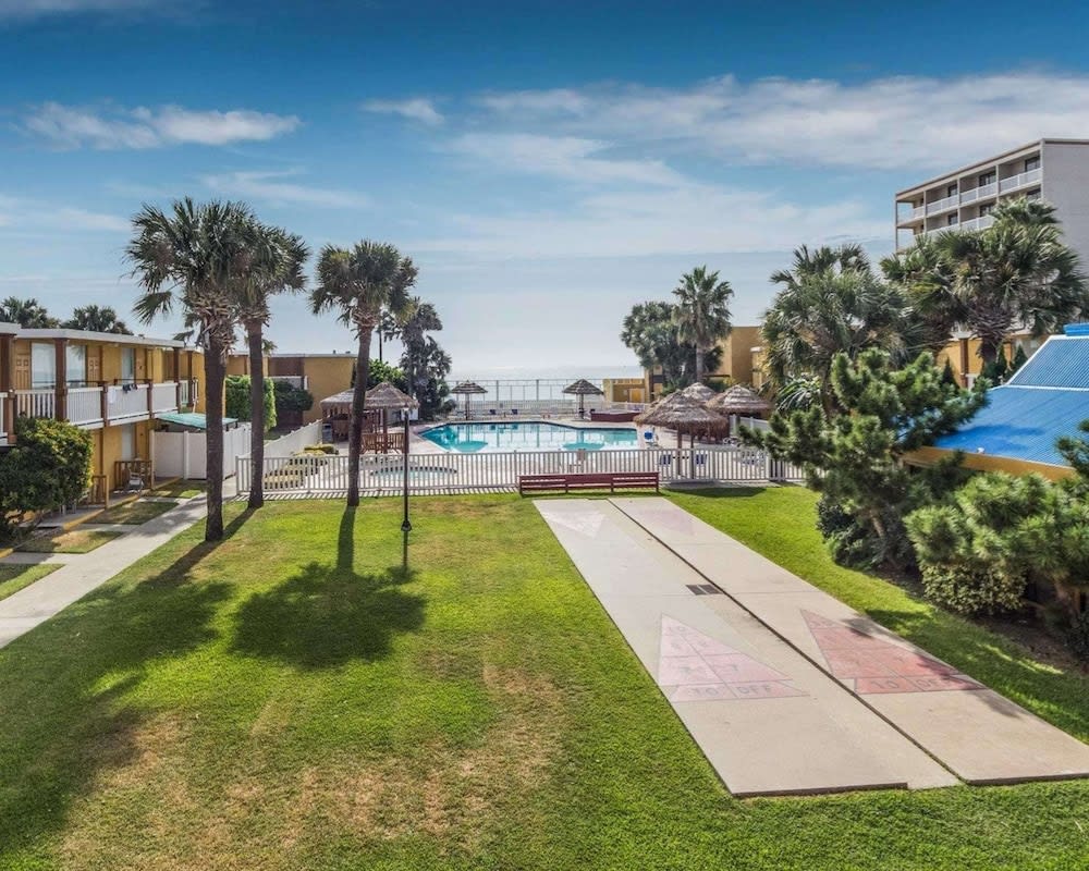 Quality Inn & Suites on the Beach Downtown 1