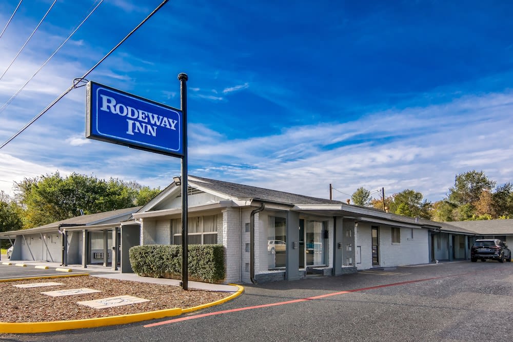 Rodeway Inn 1