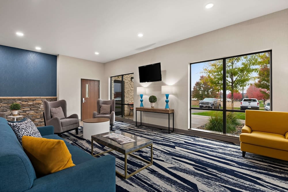 Comfort Suites Hudson I-94 5