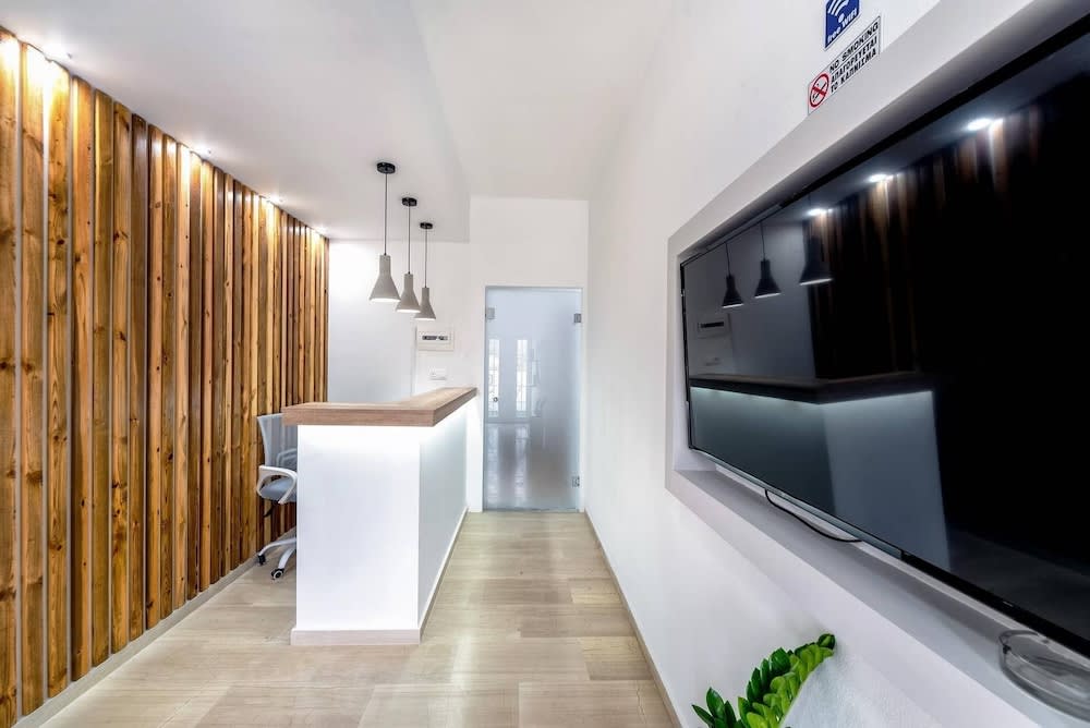 Ermis Luxury Suites & Apartments 2