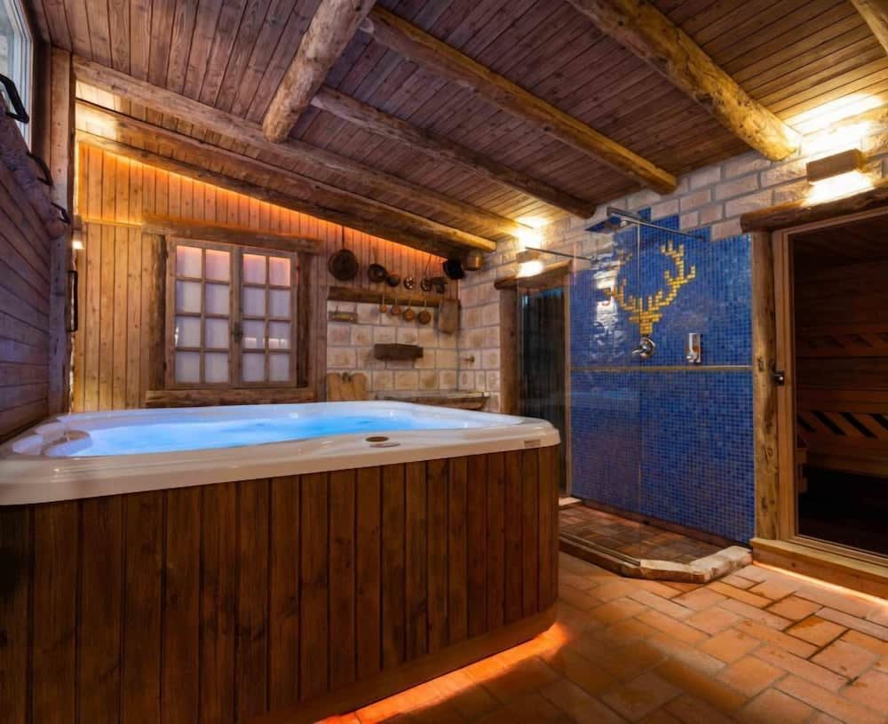 Villa Bonomo Charme Hotel 1