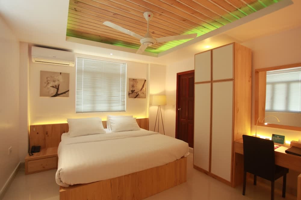 PINE LODGE MALDIVES 4