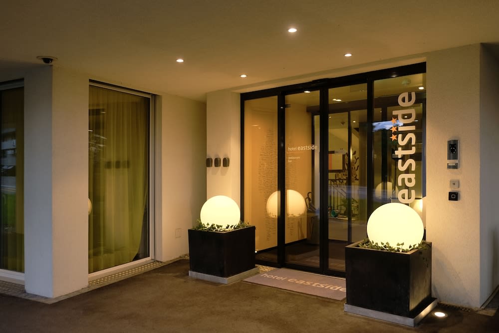 Hotel Eastside (free parking garage) 2