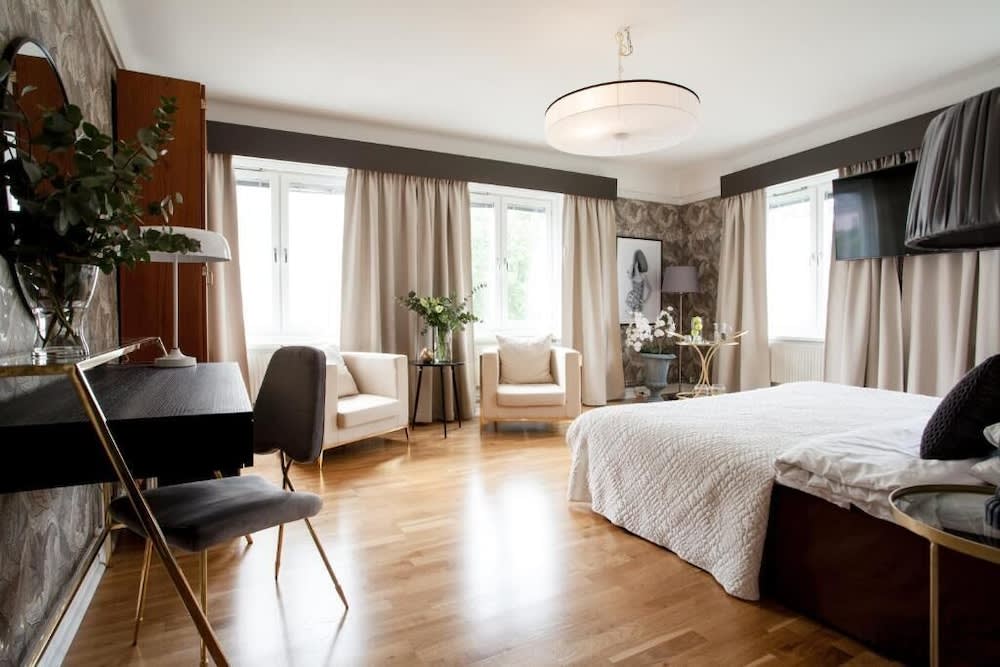 Centric Hotel 1