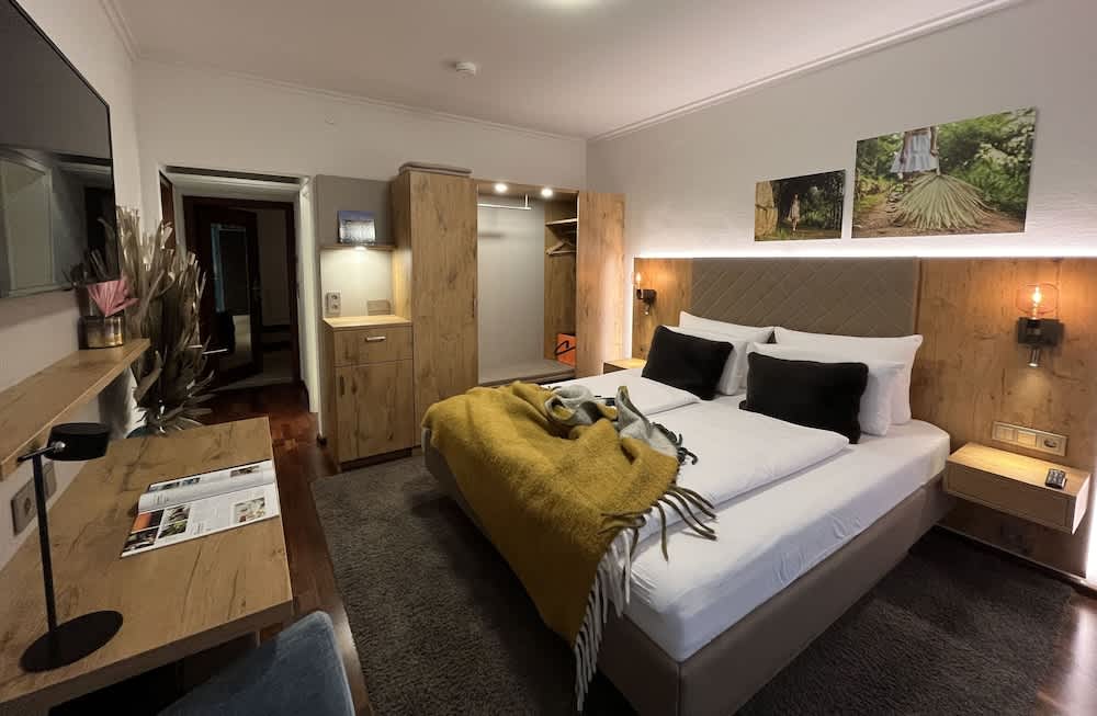 DAS SCHLOSSBERG - Boutique Hotel im Park- Nahe der Therme 2