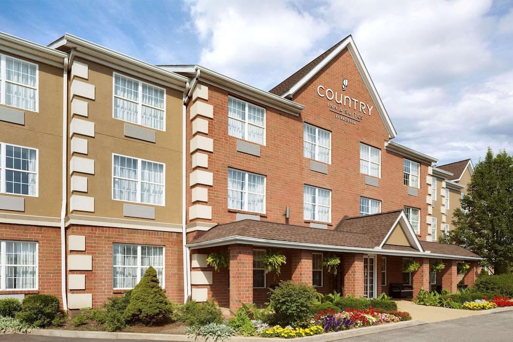 Country Inn & Suites by Radisson, Macedonia, OH 1