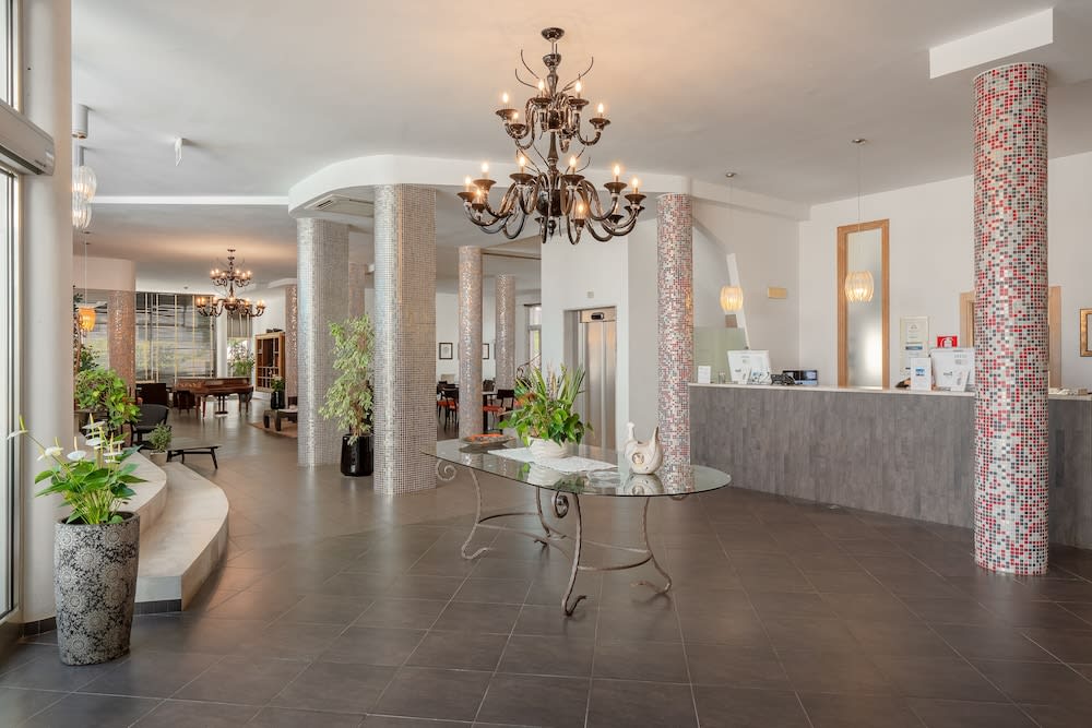 The Pelican Beach Resort & SPA - Adults Only 3