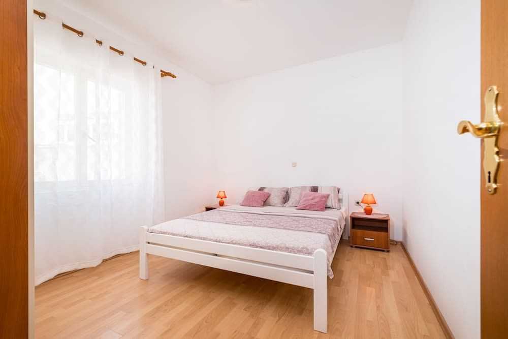 Cozy Apartment Marija with Garden 2