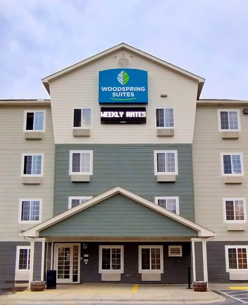 WoodSpring Suites Asheville - Biltmore West 1