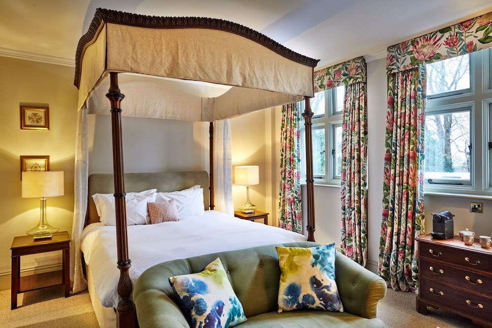 Ockenden Manor Hotel & Spa 1