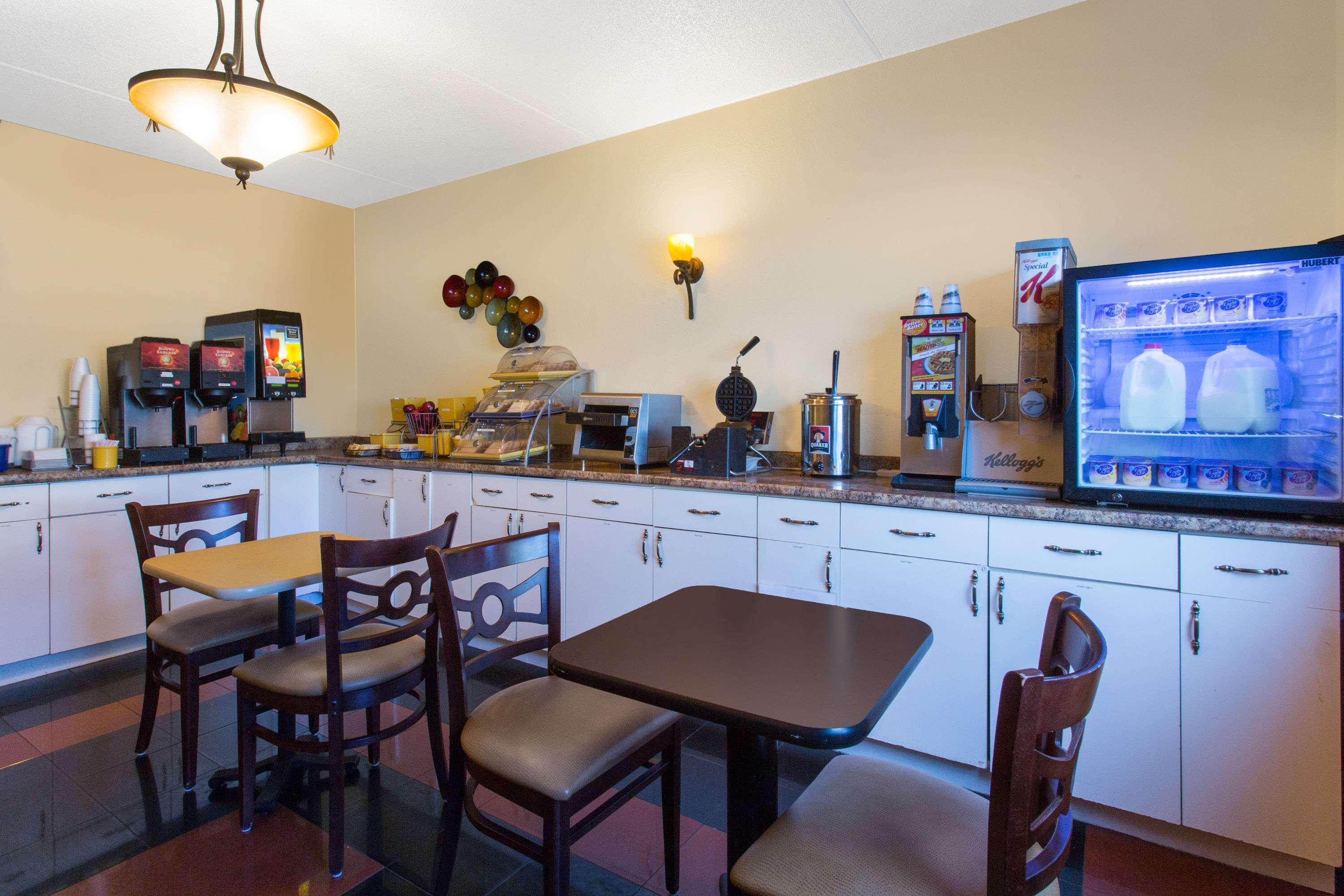 Days Inn by Wyndham Leominster/Fitchburg Area 2