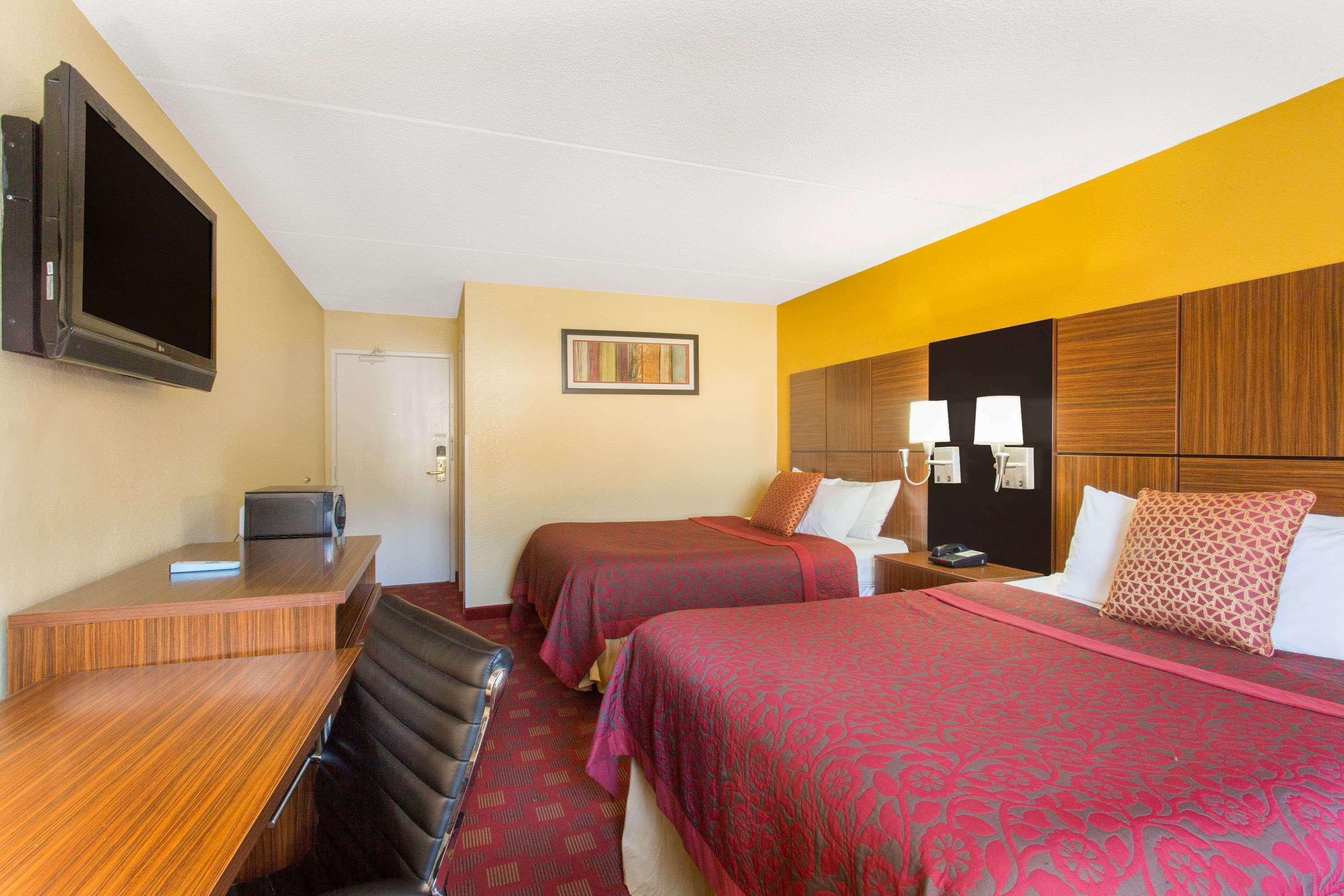 Days Inn by Wyndham Leominster/Fitchburg Area 1