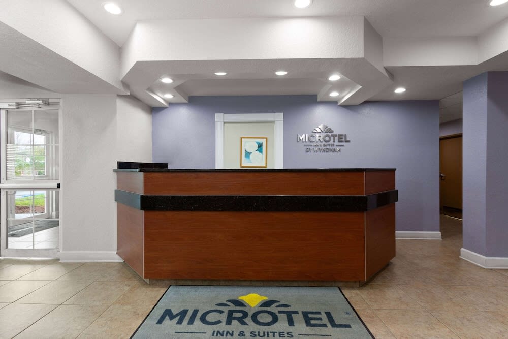 Microtel Inn & Suites By Wyndham Zephyrhills 3