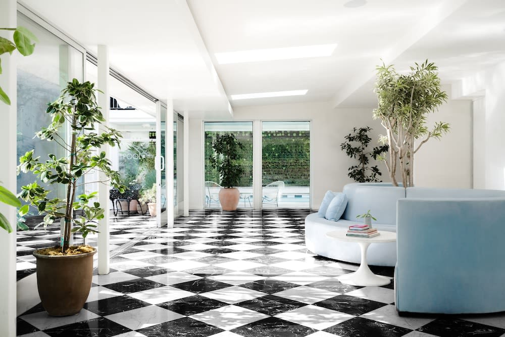 Short Stories Hotel 5