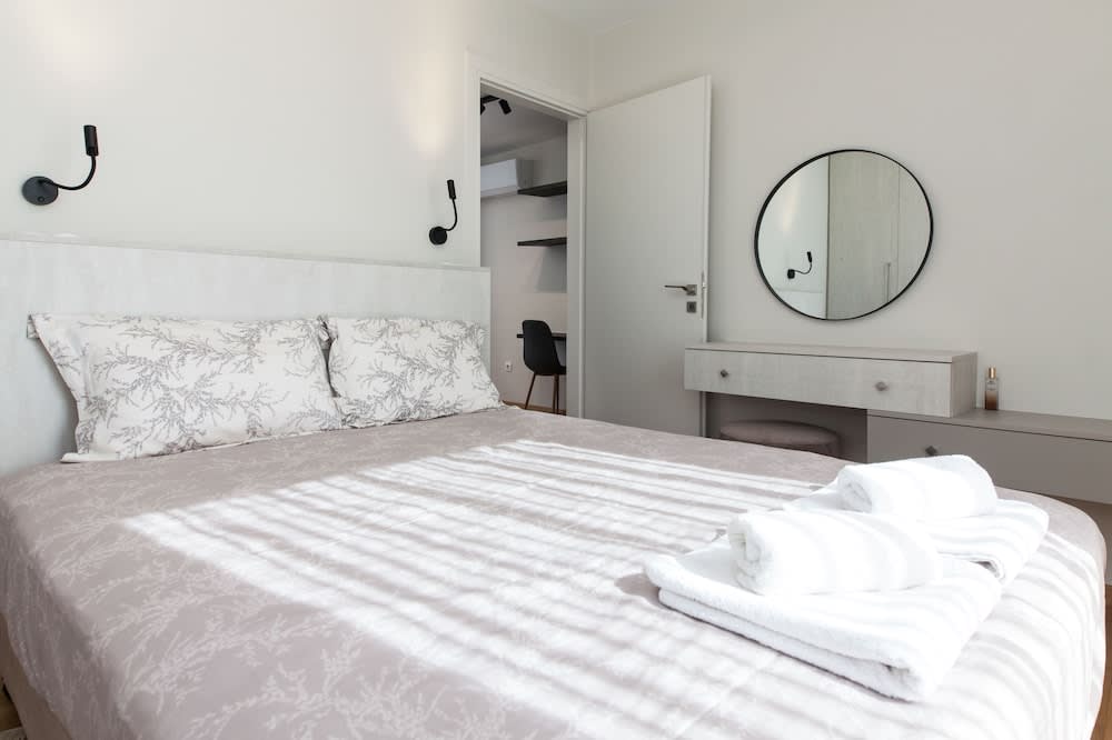 Marousi Modern Green Oasis with Balcony 2
