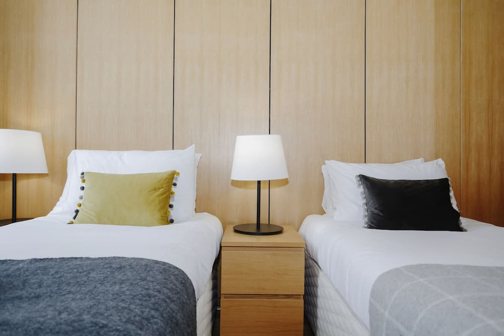 JOIVY Bright 2Br Apt W/ Stunning View, Next To Edinburgh Castle 2