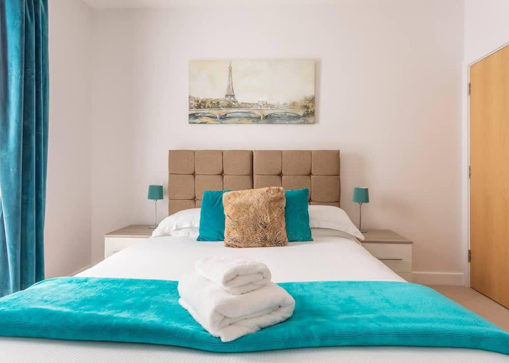 1 Bed Apartment - Redhill Central, Surrey, Gatwick #3 2