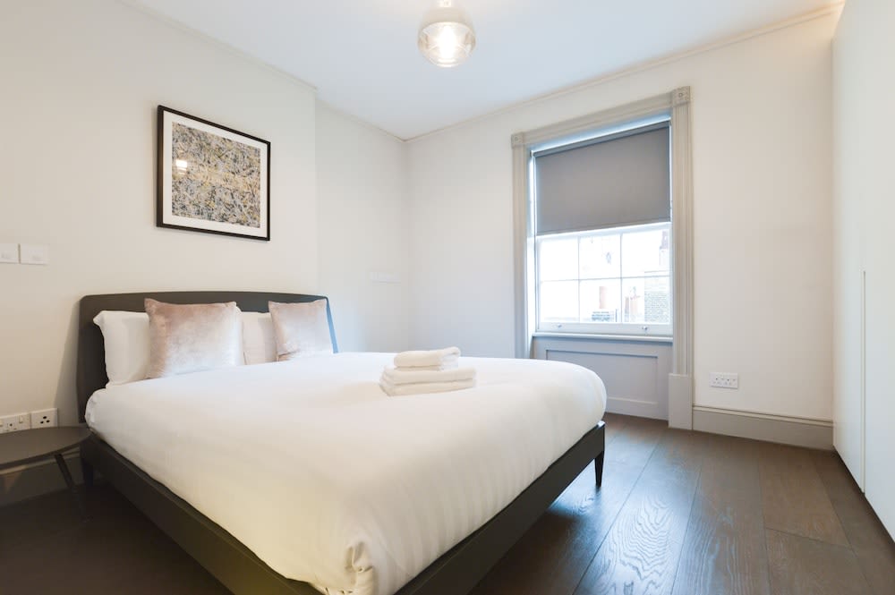 Soho Luxury 1 Bedroom Apartment by Concept Apartments 2