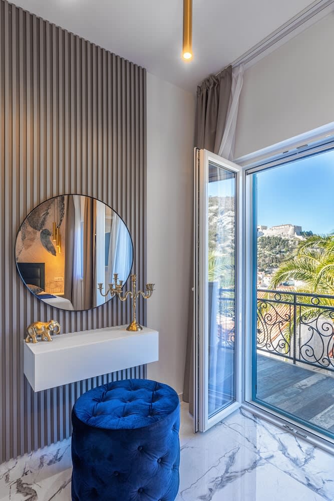 Villa Capitis in the Centre- Exclusive Apartment – Stunning Fortress View 1