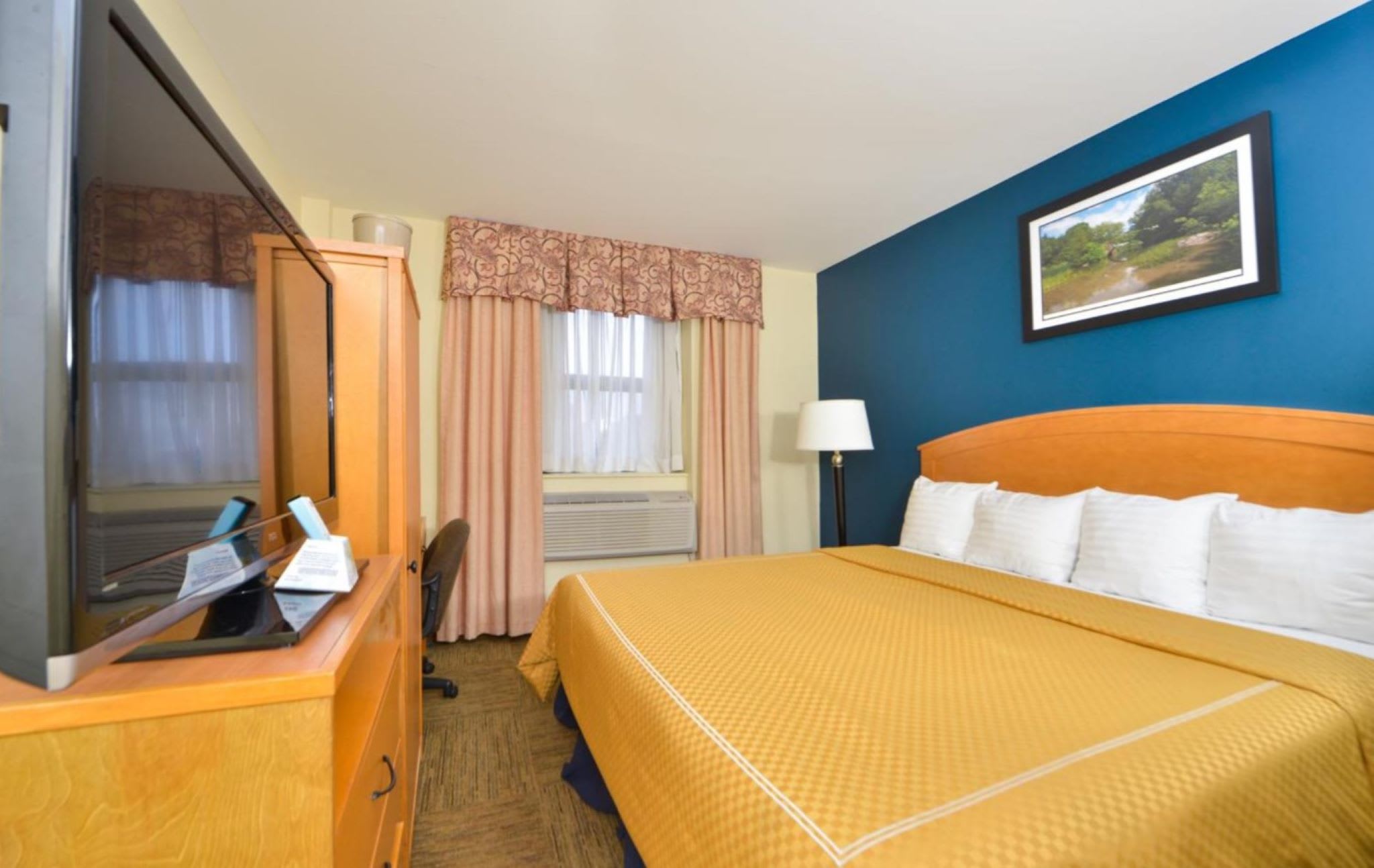 Midtown Convention Center Hotel 2