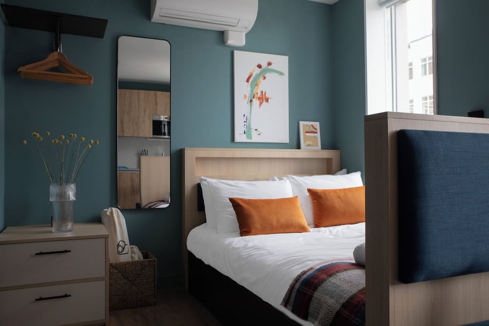 Bob W Tower Hill Studios 1