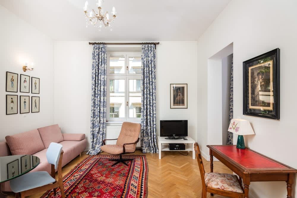 Vintage Vibe - Classic Old Town Suites 1
