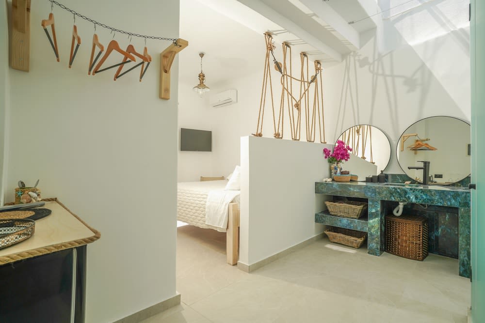 Seabed Suites Mykonos 5