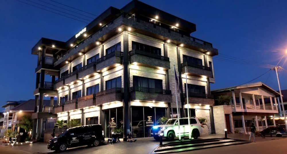 Empire 1 Celinastraat Paramaribo 1